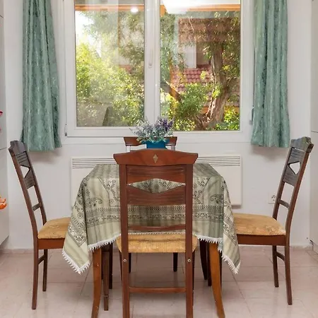 Peaceful House With Lovely Terrace In Cesme Germiyan