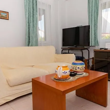 Peaceful House With Lovely Terrace In Cesme Holiday home