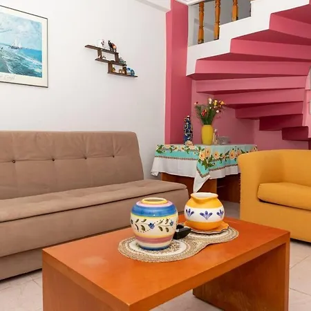 Peaceful House With Lovely Terrace In Cesme Holiday home