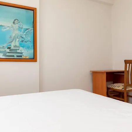 Peaceful House With Lovely Terrace In Cesme Holiday home