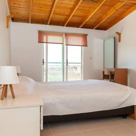 Peaceful House With Lovely Terrace In Cesme Holiday home
