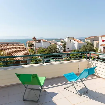 Peaceful House With Lovely Terrace In Cesme Holiday home Germiyan