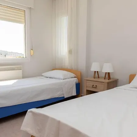 Peaceful House With Lovely Terrace In Cesme *
